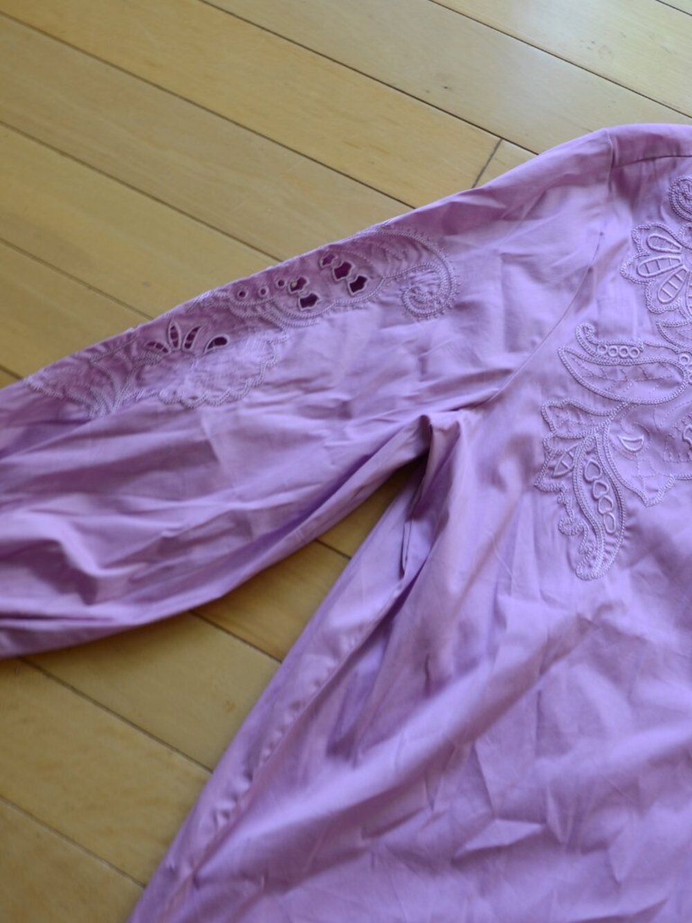 Chico's Embroidered Poplin Splitneck Shirt Size 3 NWT US 16 - Picture 5 of 11
